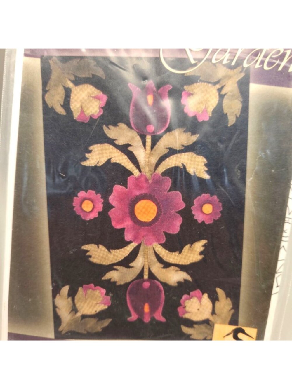 Grandmas Garden Wool Applique Table Runner Pattern By Crane Design 14" X 21" - Picture 2 of 4